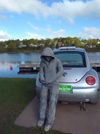  I actually thought this was a real guy at first. Samson Trail, New Glasgow