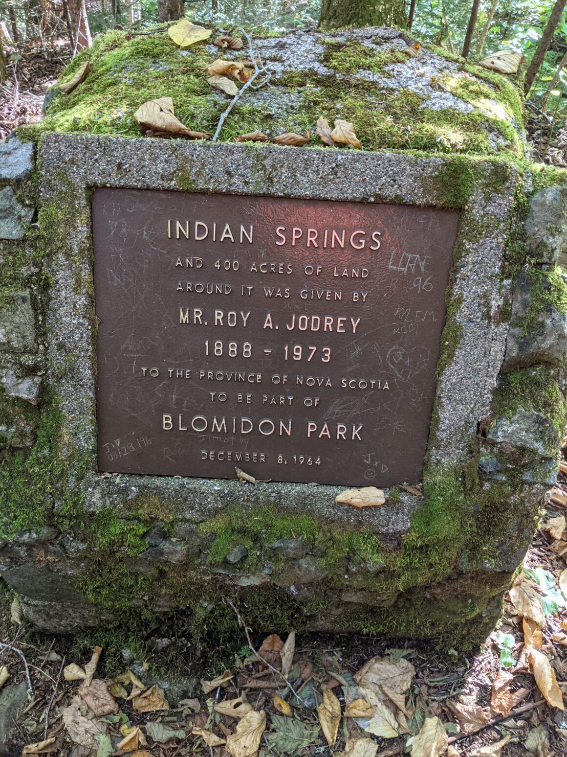 Cairn dedicated to Roy Jodrey along the Jodrey Trail